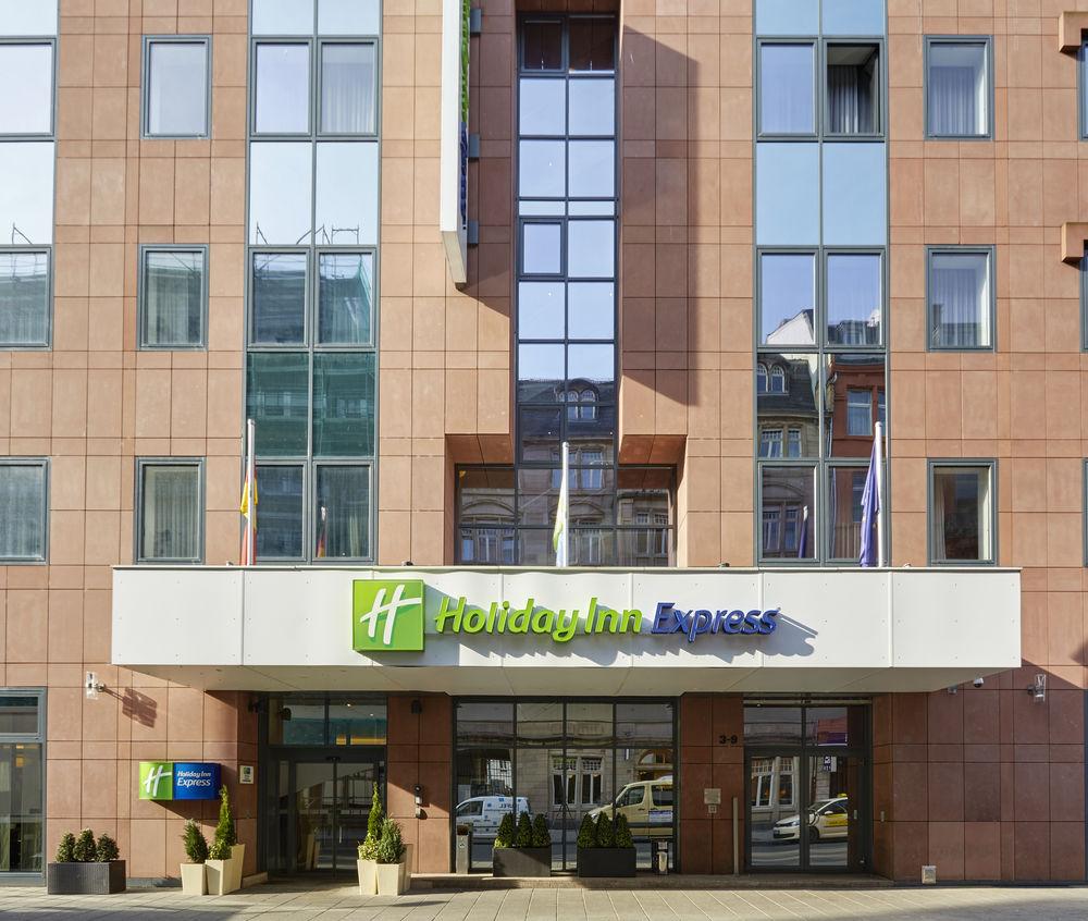 Holiday Inn Express Frankfurt City Hauptbahnhof Frankfurt am Main Bagian luar foto