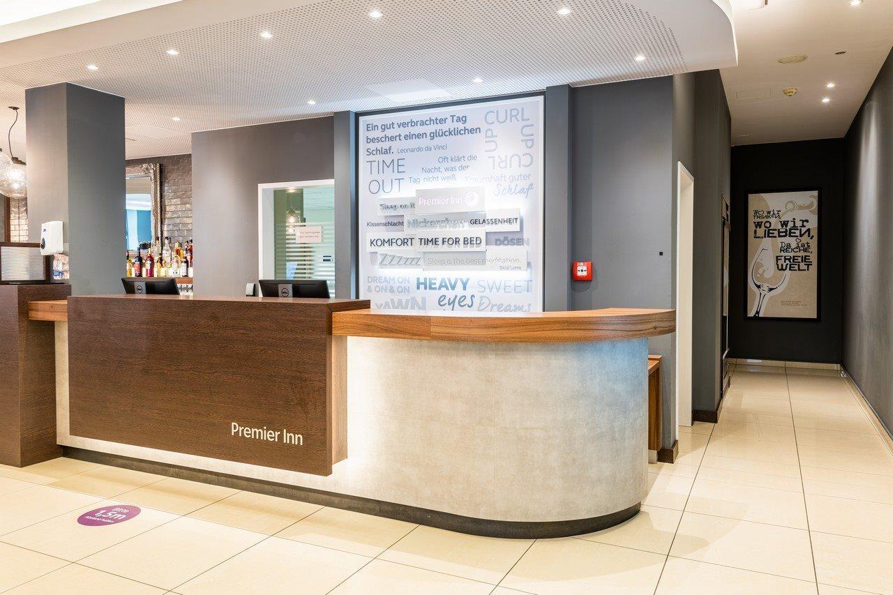 Holiday Inn Express Frankfurt City Hauptbahnhof Frankfurt am Main Bagian luar foto