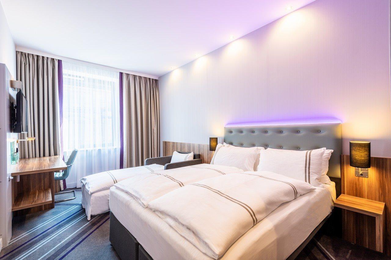 Holiday Inn Express Frankfurt City Hauptbahnhof Frankfurt am Main Bagian luar foto