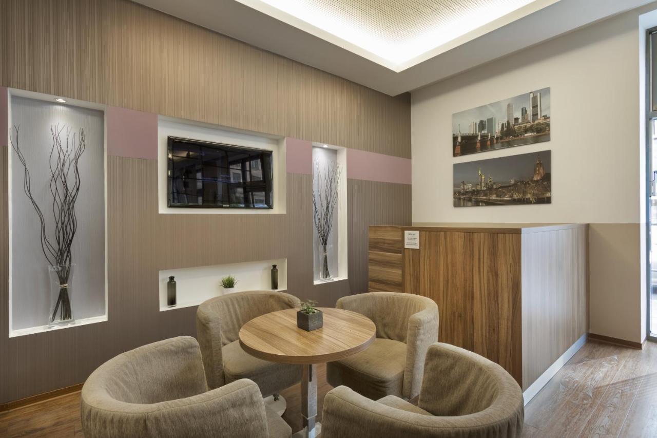 Holiday Inn Express Frankfurt City Hauptbahnhof Frankfurt am Main Bagian luar foto