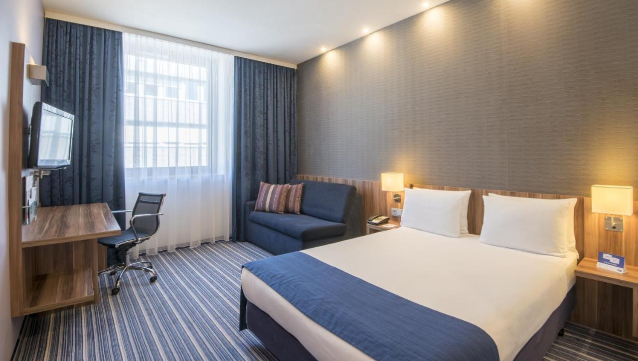 Holiday Inn Express Frankfurt City Hauptbahnhof Frankfurt am Main Bagian luar foto